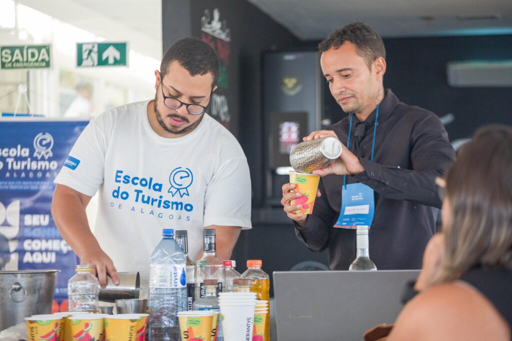 janeiro-escola-do-turismo-oferece-mais-de-190-vagas-para-cursos-gratuitos-em-murici-e-pao-de-acucar