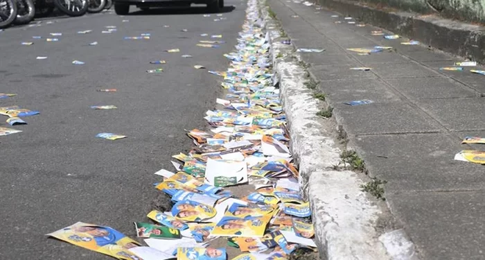 Manha-de-eleicao-tem-santinhos-espalhados-nas-ruas-de-Uniao-dos-Palmares2-700x375