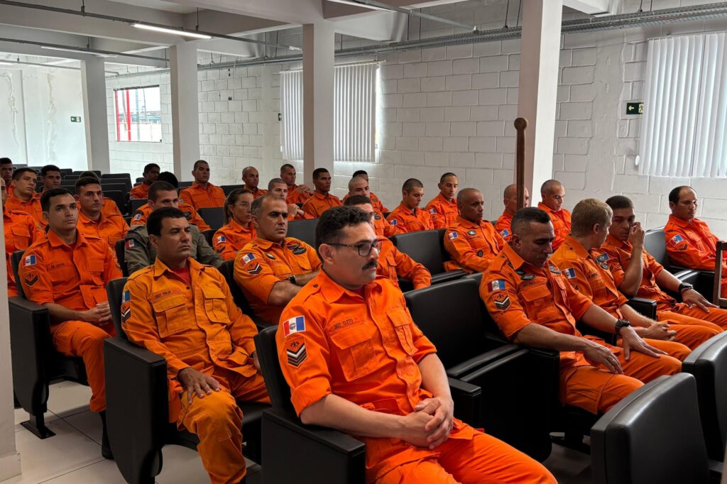 corpo-de-bombeiros-inicia-cursos-de-resgate-em-areas-inundadas-e-abordagem-tecnica-a-tentativas-de-suicidio