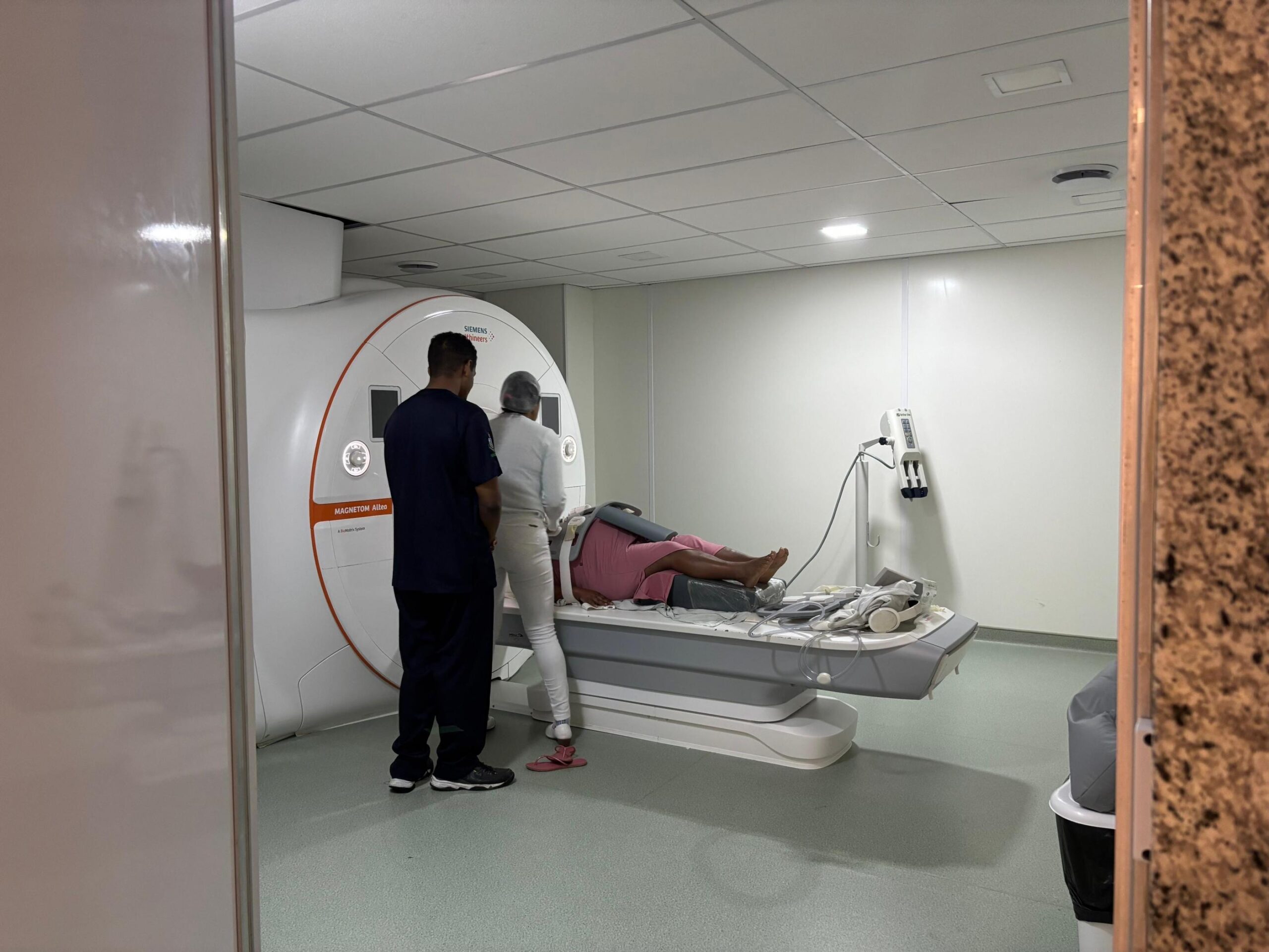 sesau-investe-58-milhoes-e-adquire-ressonancia-magnetica-para-o-hospital-do-coracao-alagoano