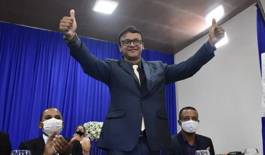 elisson-santos-prefeito-de-passo-de-camaragibe