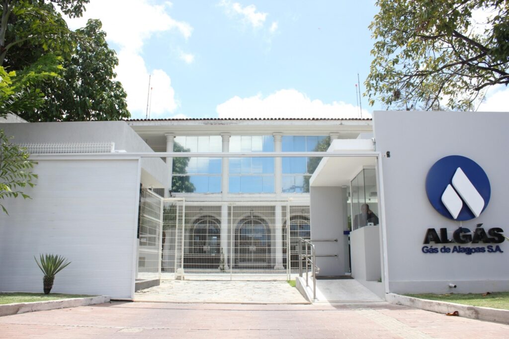 algas-ultrapassa-a-marca-de-90-mil-clientes-contratados