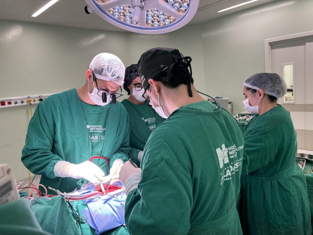 hospital-do-coracao-realiza-50-implantes-de-valvula-aortica-e-economiza-15-milhoes-para-os-cofres-publicos (1)
