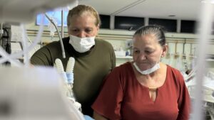 irmas-reencontram-no-hge-irmao-desaparecido-apos-oito-dias-de-angustia (1)