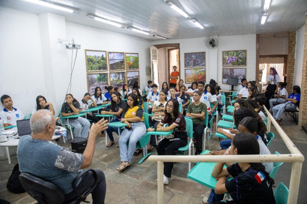 oficina-aborda-o-processo-da-realizacao-audiovisual-com-o-cineasta-marcus-vilar