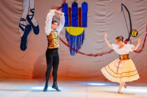 ESCOLADEARTES-768x512