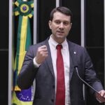Deputado critica vídeos que incentivam agressões contra mulheres nas redes sociais