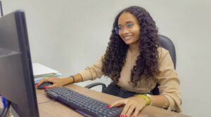 Quero_que_retire_esse_fichario_atras_da_moa_deix_s_delpmaspu