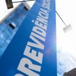 Nova regra do INSS impede pedidos repetidos e mira redução da fila de benefícios