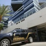 Operação da PF e CGU mira esquema de descontos irregulares em benefícios do INSS