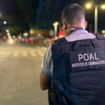 Homem é assassinado a facadas e pedradas após discussão em residência em Maceió